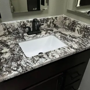 So gorgeous! In love with this granite!