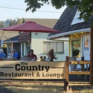 the outside of the restaurant