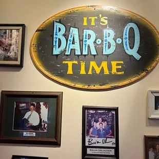 While waiting for host or hostess to seat us, we looked to our left to see this.