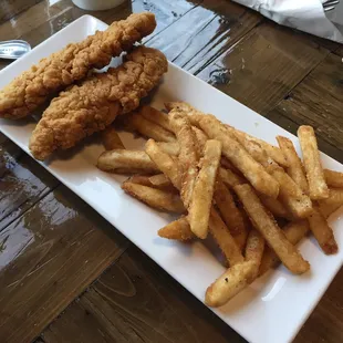 Kid's chicken strips and fries. My son loved his food. Perfect portion for him.