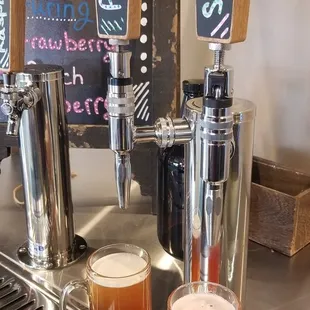 Nitro Teas made with Pure Maple Sap -  Strawberry, Raspberry, Peach and Plain