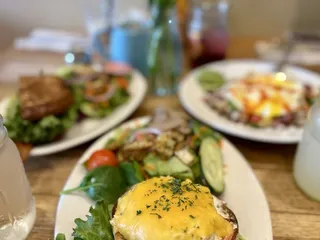 Calico Cupboard Cafe And Bakery - Mount Vernon