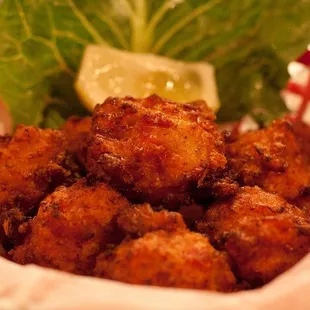 chicken wings and fried chicken, poultry, food, chicken wings, fried chicken, fried chicken wings, bbq wings, chicken, bbq chicken