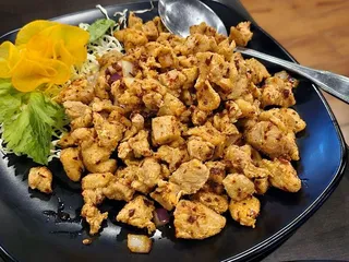 Chengs Restaurant & Bar