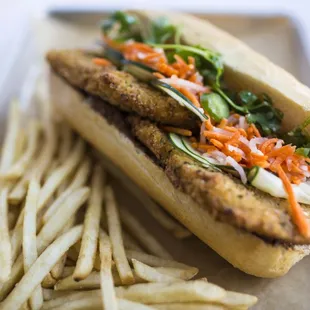 chicken bahn mi