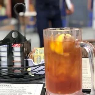 a glass of iced tea