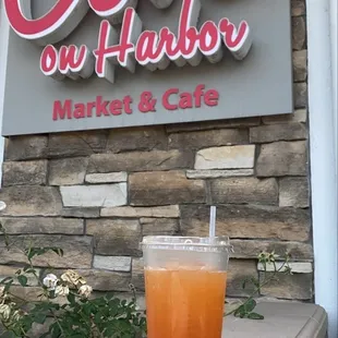 Strawberry mango bubbly lemonade