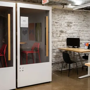 Spaces for private conversations and virtual meetings.