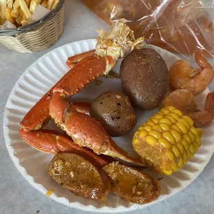 1 pound combo with shrimp &amp; snow crab legs. Comes with potatoes, corn and sausage.