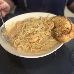 Shrimp and Scallop Linguine