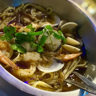 Shrimp and Clams Scampi Butter Linguine