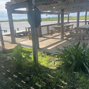 Crab tree bar and grill.