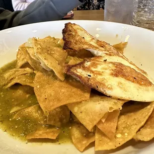 Green chilaquiles with eggs