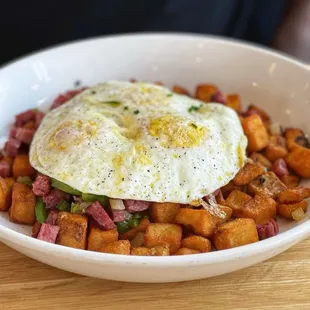 The Cracked Egg