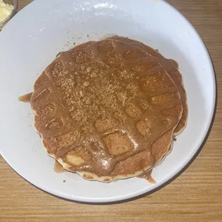 Cinnarnon Roll Cakes