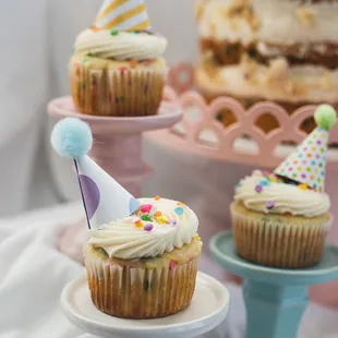 Party hat cupcakes