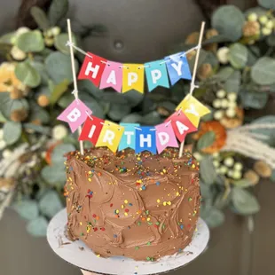 Chocolate vanilla birthday cake - 5"