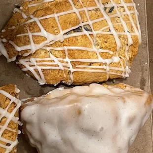 Lemon lavender and vanilla bean scones