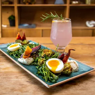 The 16th Green Salad: Arugula, Romanesco, Roasted Heirloom
Carrots, Ricotta, Soft Egg, Green Goddess Dressing.