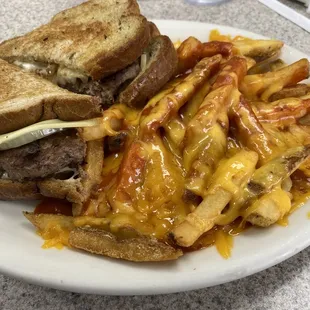 Patty melt w/green chile and chile cheese fries red!!! Huge and delicious