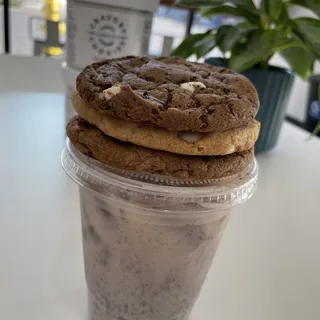 Ultimate Chocolate Chip Cookie