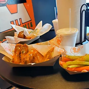 3 pc crazy sweet whole wings lunch special