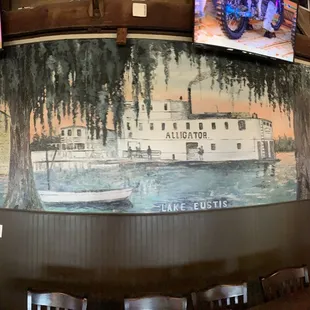 Wall mural in dining room