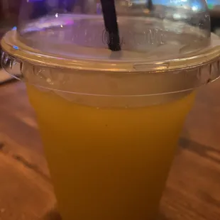 Frozen mango margarita