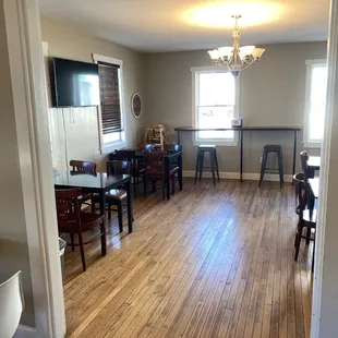 Dining &amp; seating area