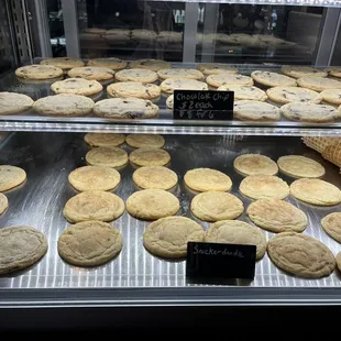 The ooey  gooey chocolate chip cookies are the best cookies in DC!!!!