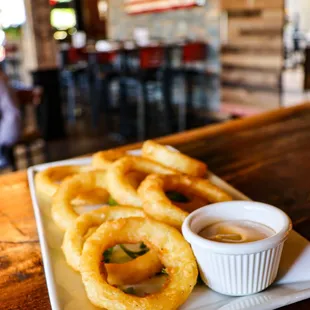 onion rings and dipping sauce
