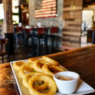 onion rings and dipping sauce