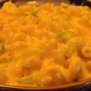 Very cheesy mac n cheese