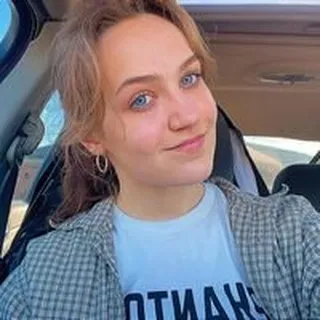 Claire S.