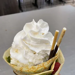 Raspberries Matcha crepe