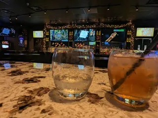Renie's Lounge