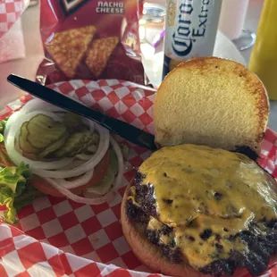 Triple smash cheeseburger with chips. They don't have fries.