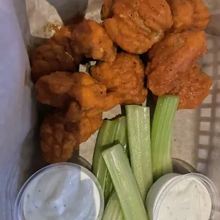 fried chicken, bbq chicken, bbq wings, food, poultry, chicken wings and fried chicken, fried chicken wings, chicken, chicken wings