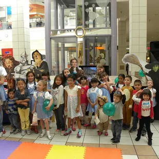 We were hired to entertain at Kidgit's Kids Club Wizard of Oz 70th Anniversary event.