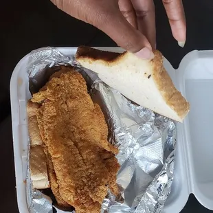 Where's the tomato and onions and mayo? Where's the fries?