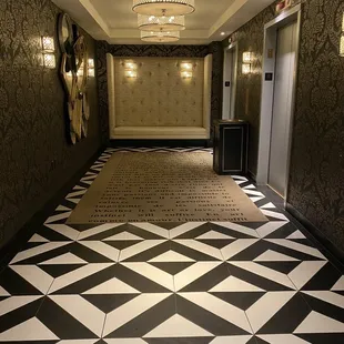 Hotel guest elevators