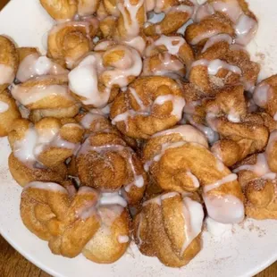 Cinnamon knots