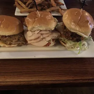 I chose the pulled pork, carved turkey, and fried chicken sliders.  All were very good!!