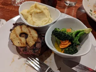Tom's Grille
