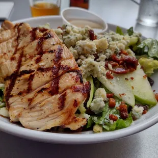 Crush house salad with chicken