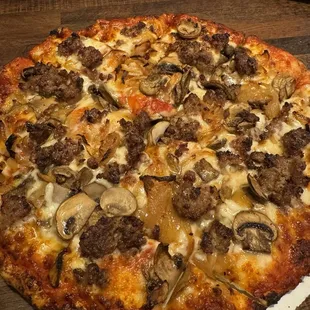 Meatball, caramelized onions, mushrooms