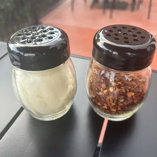 Parmesan and red pepper shakers that work well