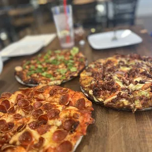 Trio pic Pepperoni, BBQ Chicken, Bacon Pesto