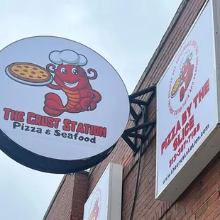 a sign for a pizza restaurant