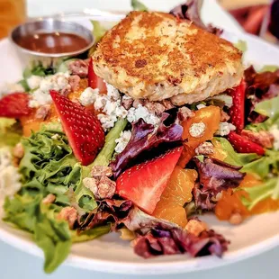 Salad with add-on crab cake $15
